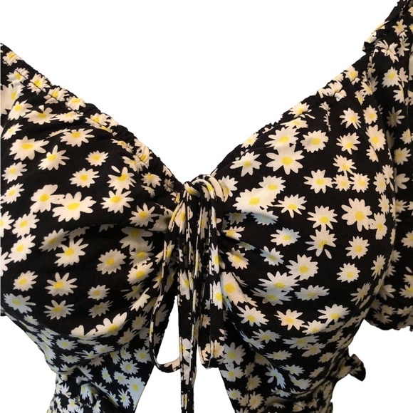 Kittenish Daisy Print Jumpsuit Sz. L Cinched Cut Out Top Off Shoulder High Waist - Picture 5 of 6
